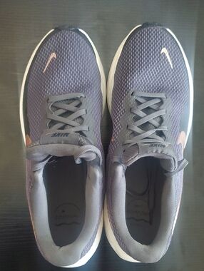 Nike Women's Grey Running Sneakers Sz 10.5